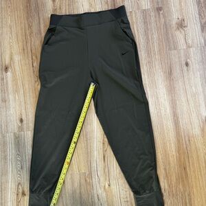 Nike bliss
Women's Joggers

Color is a olive green